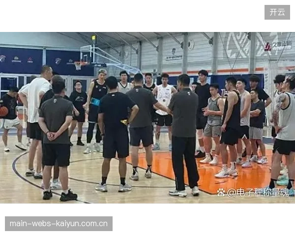 田中碧的调度与长传能力,将为日本队提供由守转攻的多种选择,丰富球队战术。 田中碧的调度与长传能力,将为日本队提供由守转攻的多种选择,丰富球队战术。