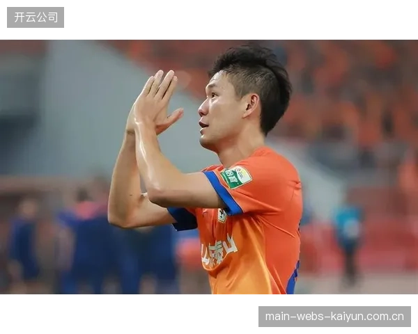 泰山队核心球员克雷桑与李源一在关键战中受伤，为下半程蒙上阴影。